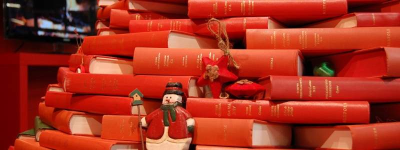 5 libri italiani sui Social media da leggere a Natale 5 libri italiani sui Social media da leggere a Natale