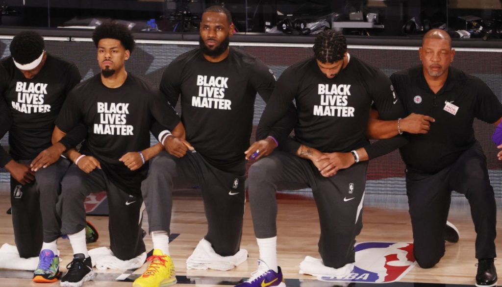 Immagine dei Lakers aderenti a Black Lives Matter